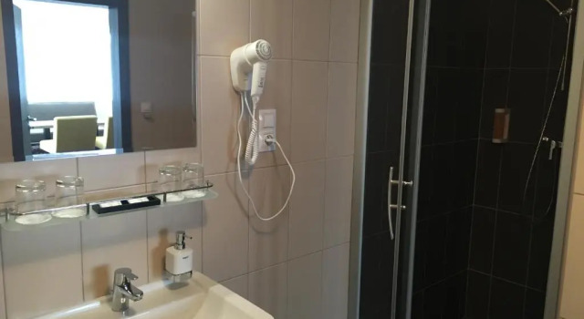 Четырёхместный номер Standard Hotel Arena