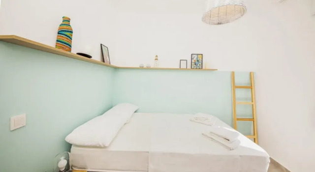 House with Balcony 1 Min to Beach in Bodrum