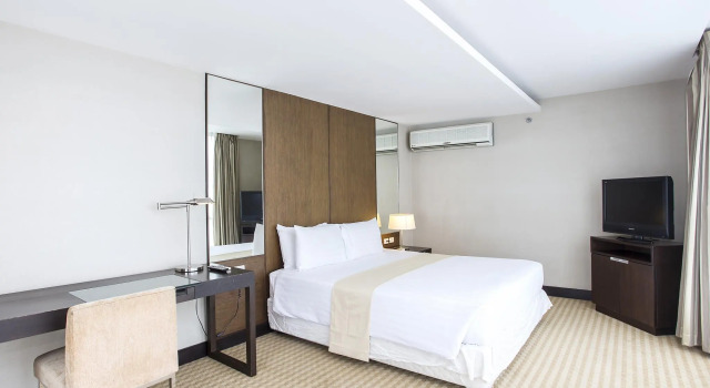 Люкс c 1 комнатой The Narathiwas Hotel & Residence Sathorn Bangkok