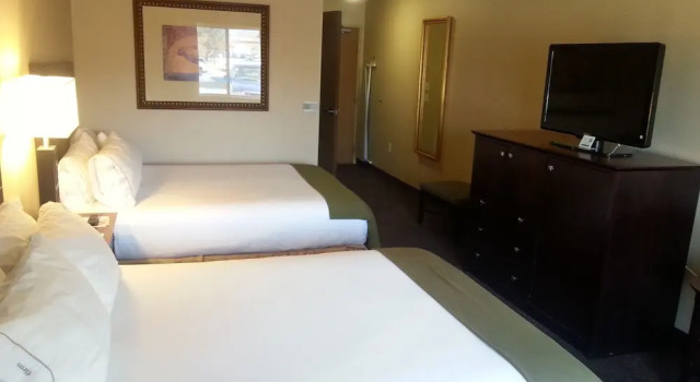 Четырёхместный номер Standard Holiday Inn Express & Suites Sandy - South Salt Lake City by IHG