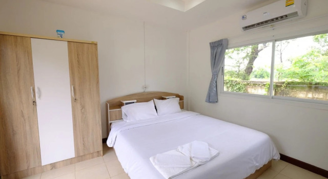 Tamarind Resort, Varaa Lomakeskus Hotellit North-Eastern Thailand pysäköinnillä, Pysäköinti