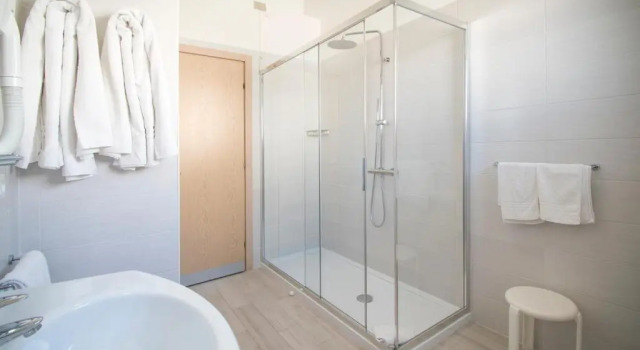 Трёхместный номер Standard с балконом и seafront Hotel Continental