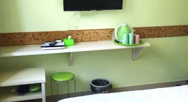 Двухместный номер Economy Shanghai Xinlv Hotel (Lingang Academy)