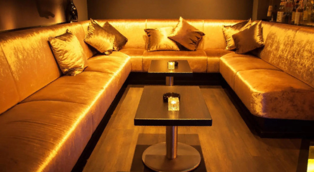 Zi Hotel & Lounge
