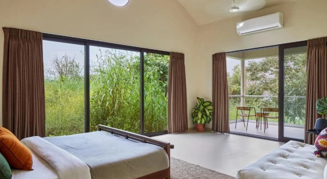 SaffronStays Yahvi Waters by Kosha Villas - 2-BR villa near Pawna Lake with infinity pool and bonfire setup, Забронировать Вилла Коттеджи Лонавала, рядом с Железнодорожный вокзал Лонавала, Коттедж