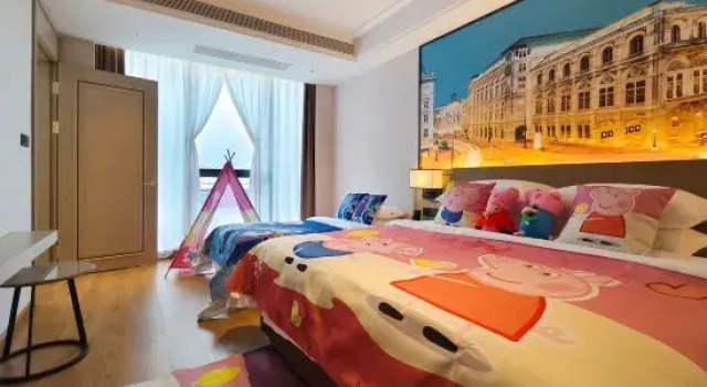 Семейный люкс Deluxe Vienna International Hotel (Chongqing Caijia Industrial Park Branch)