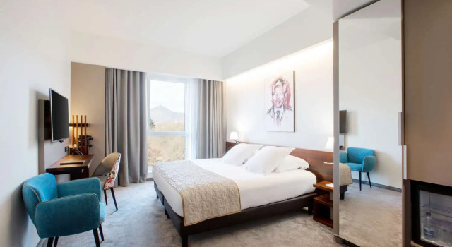 Четырёхместный номер Executive Best Western Plus Hotel Restaurant Les Humanistes proche Route des Vins
