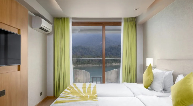 Двухместный номер Deluxe с видом на реку Modi Yoga Retreat Rishikesh