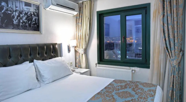 Трёхместный номер Standard Monarch Hotel