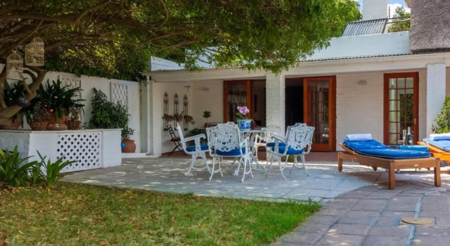 Студия The Garden View Suite