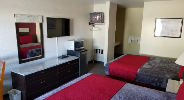 Четырёхместный номер Standard Gridley Inn & RV Park