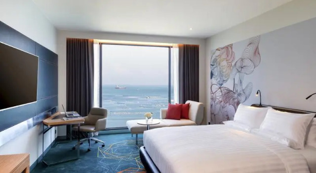 Двухместный номер Premier Deluxe with Lounge Access с видом на море Novotel Marina Sriracha