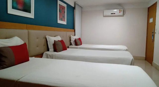 Трёхместный номер Standard Royal Urban Macaé Hotel