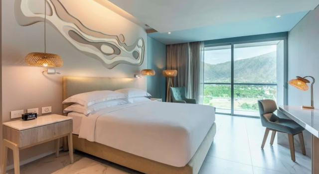 Двухместный номер Standard с балконом и с видом на город Hilton Santa Marta