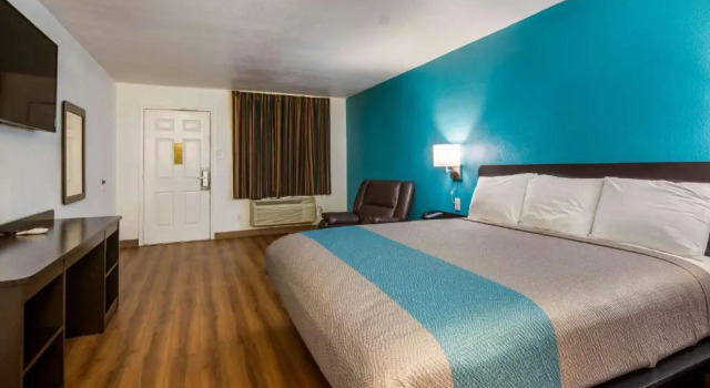 Номер Deluxe Motel 6-Freeport, TX