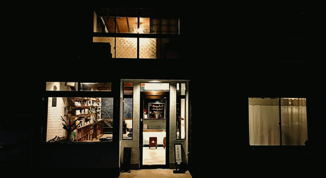 Book & Guesthouse Hitotomaru, Rezervovat Hotel Toyooka Hyogo