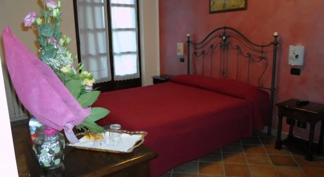 Cà del Crutin, Prenota Hotel Monteu Roero Langhe