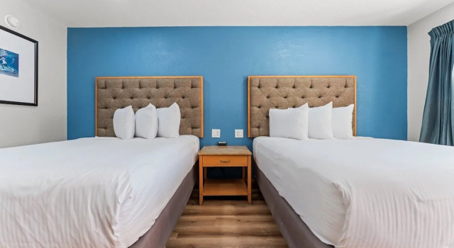 Люкс Econo Lodge Inn & Suites Sealy
