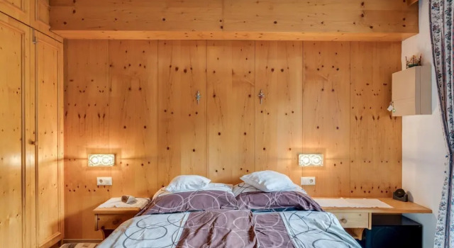 Cosy Chalet in Bramberg am Wildkogel With Fireplace, Rezerwuj Chalet Hotele w Salzburg z parkingiem, Parking