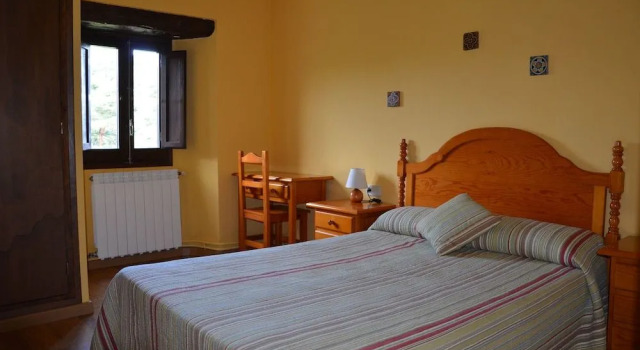 Hostal Falgars, Reservar Albergue Hotéis em Bergueda com estacionamento, Estacionamento