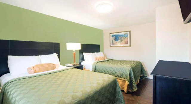 Standard Neljän hengen huone Executive Inn Eagle Pass