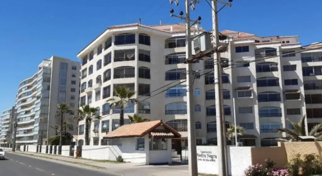 Amplio y acogedor departamento frente al Mar Sector 4Esquinas, Prenota Hotel Hotel a Coquimbo con parcheggio, Parcheggio