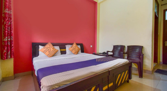 SPOT ON 66714 Hotel Usha, Забронировать Отель Отели штата Раджастхана с парковкой, Парковка