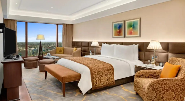 Люкс Presidential The Leela Ambience Convention Hotel Delhi