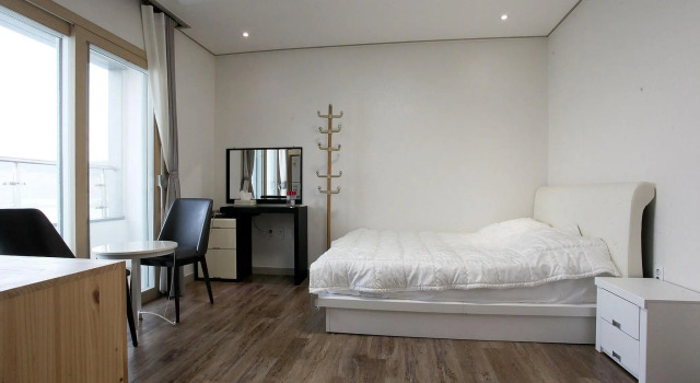 Poem House, Забронировать Гостевой дом Jocheon Чеджу