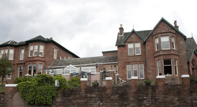 Redstones hotel, Book Hotel Uddingston Lanarkshire