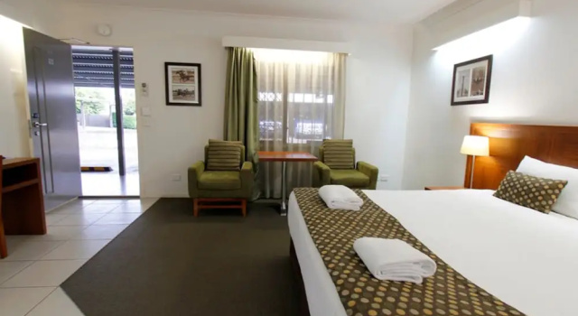 Двухместный люкс Deluxe Chinchilla Downtown Motor Inn