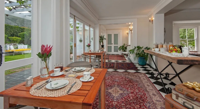 Malayla Guesthouse - Adults Only