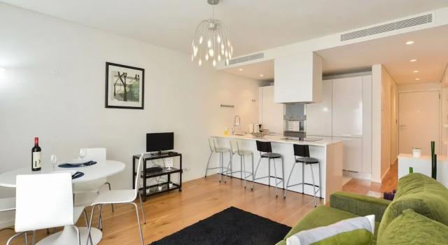 Sunny & Bright Amoreiras Apartment, Забронировать Апартаменты/квартира Лиссабон Эстремадура, рядом с Станция метро Sao Sebastiao — Проспект Герцога Авила