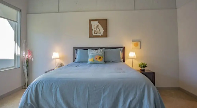 Апартаменты Midtown Fully Furnished Apartments - Great Location 2 Bedroom Apts by RedAwning