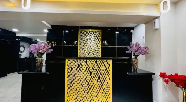 Hotel Limewood Residency, Rezervovat Hotel Rājpur Uttarakhand