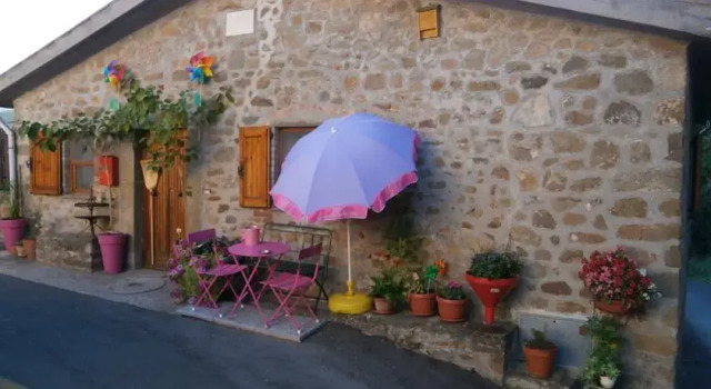 Il Moro in Piazzetta, Book Hotel Montorgiali Toscana