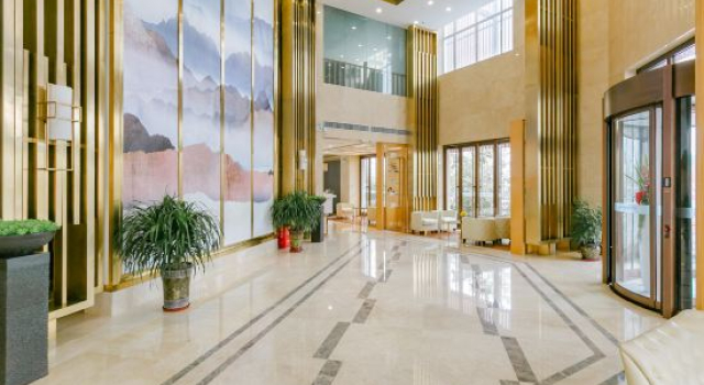 Hualong International Holiday Hotel, Rezerwuj Hotel Hotele biznesowe w Gansu, 4* 5*