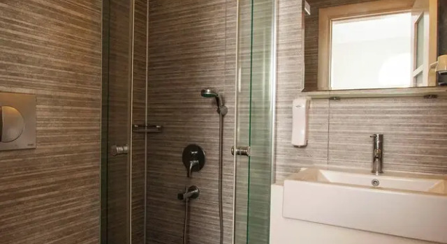 Семейный номер Standard с балконом GOLDKAYA HOTEL