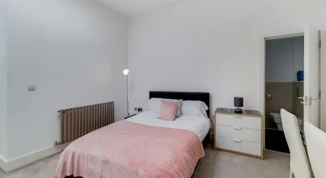 Luxurious 4-bedrooms Apartment in Central London
