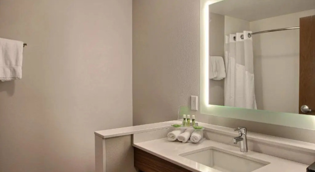 Двухместный номер Standard Holiday Inn Express & Suites Fond Du Lac by IHG