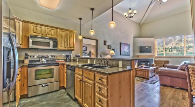 Апартаменты Silverado Lodge One Bedroom plus Loft by Canyons Village Rentals 223B