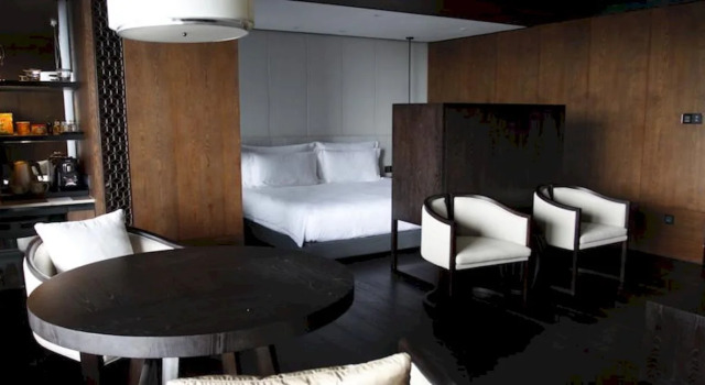 Bay Breeze Hotel