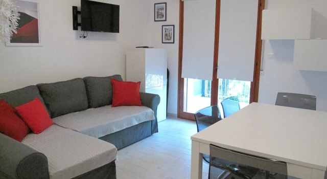 Апартаменты с 2 комнатами с балконом и с видом на сад Stunning Flat Near the Beach