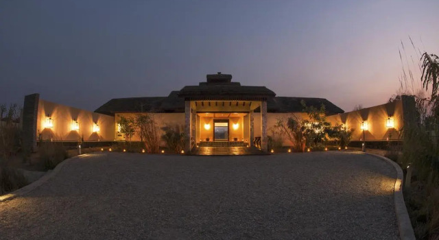 Meghauli Serai Lodge, Rezervovat Hotel Meghauli 