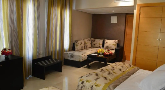 Полулюкс Hotel La Luna