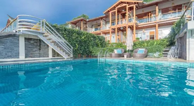 Lanyue Li·Linggan Senyang Natural Ore Hot Spring Resort 360° View Beautiful Stay (Heshun Branch)