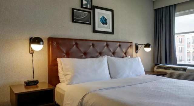 Номер Standard Four Points by Sheraton St. Catharines Niagara Suites