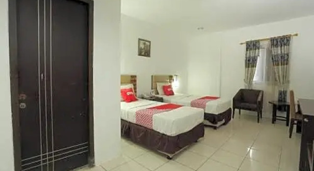 OYO 1724 Hotel Sembilan Sembilan, Book Hotel Banjarmasin 