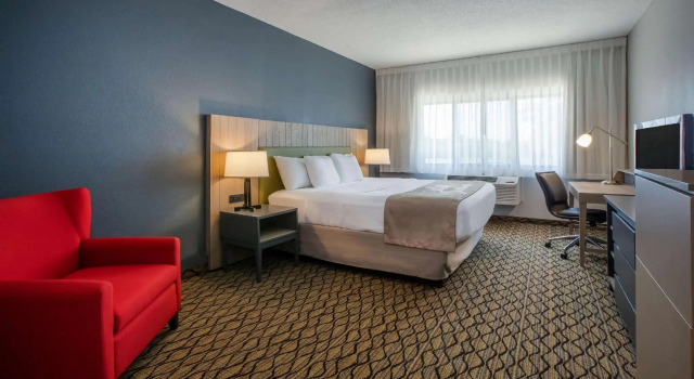 Двухместный номер Standard Days Inn & Suites by Wyndham Rochester Hills MI