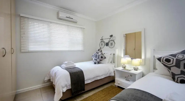 Апартаменты Illovo Beach Apartments at La Mer